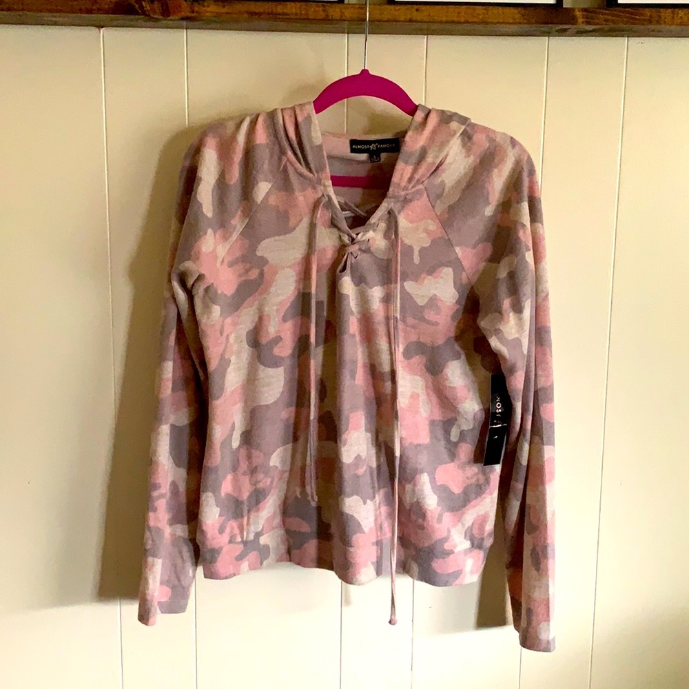 New Light Camouflage Hoodie Sweater By Almost Famous Size Large